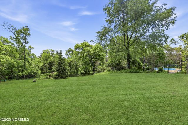 11 Hiland Drive, Hillsborough, NJ 08844