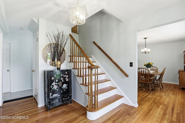 11 Hiland Drive, Hillsborough, NJ 08844
