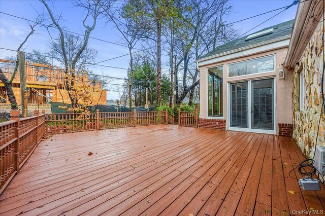 18 Locust Drive, Great Neck, NY 11021