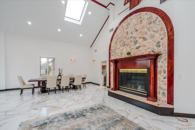 18 Locust Drive, Great Neck, NY 11021