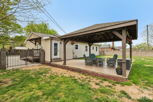 9202 Elgin Drive, Charlotte, NC 28214