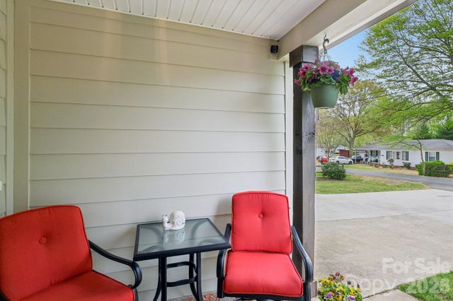 9202 Elgin Drive, Charlotte, NC 28214