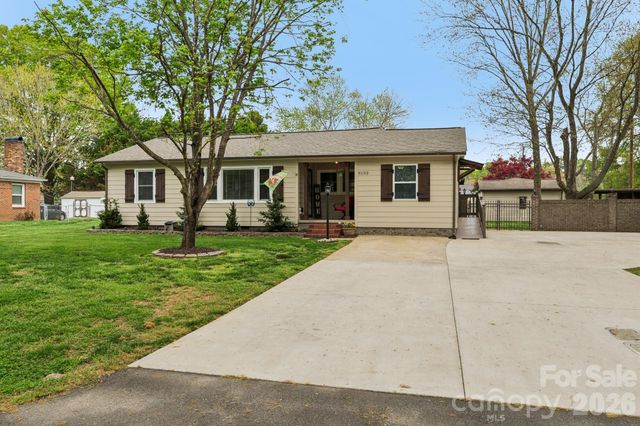 9202 Elgin Drive, Charlotte, NC 28214