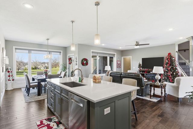 5894 S Castlebay Drive, Springfield, MO 65809