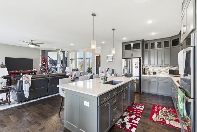 5894 S Castlebay Drive, Springfield, MO 65809