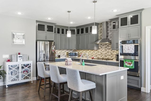 5894 S Castlebay Drive, Springfield, MO 65809