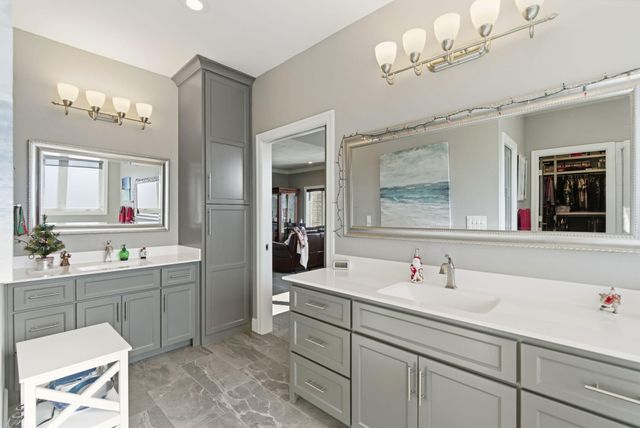 5894 S Castlebay Drive, Springfield, MO 65809