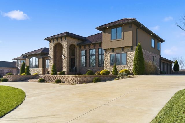 5894 S Castlebay Drive, Springfield, MO 65809