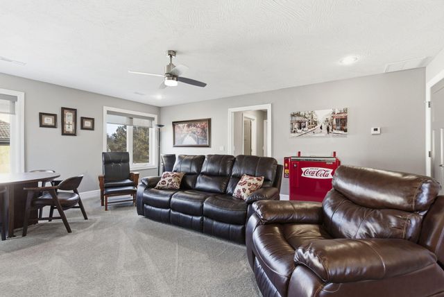 5894 S Castlebay Drive, Springfield, MO 65809