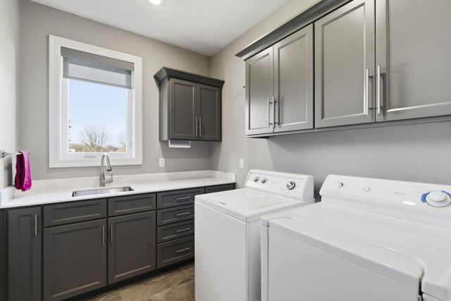 5894 S Castlebay Drive, Springfield, MO 65809