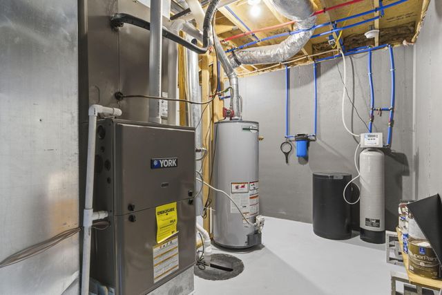 5894 S Castlebay Drive, Springfield, MO 65809