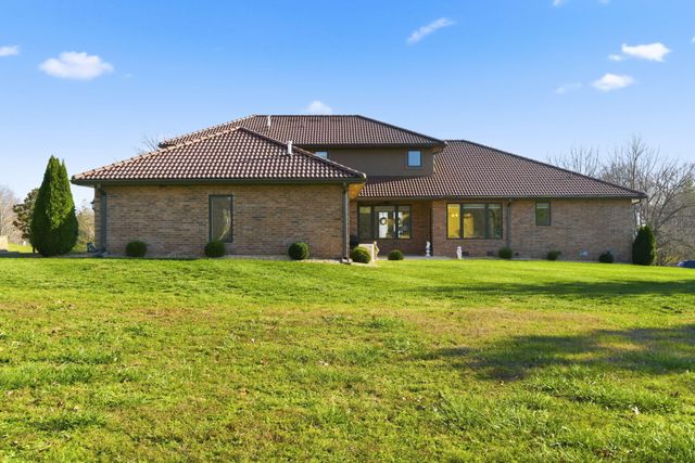 5894 S Castlebay Drive, Springfield, MO 65809