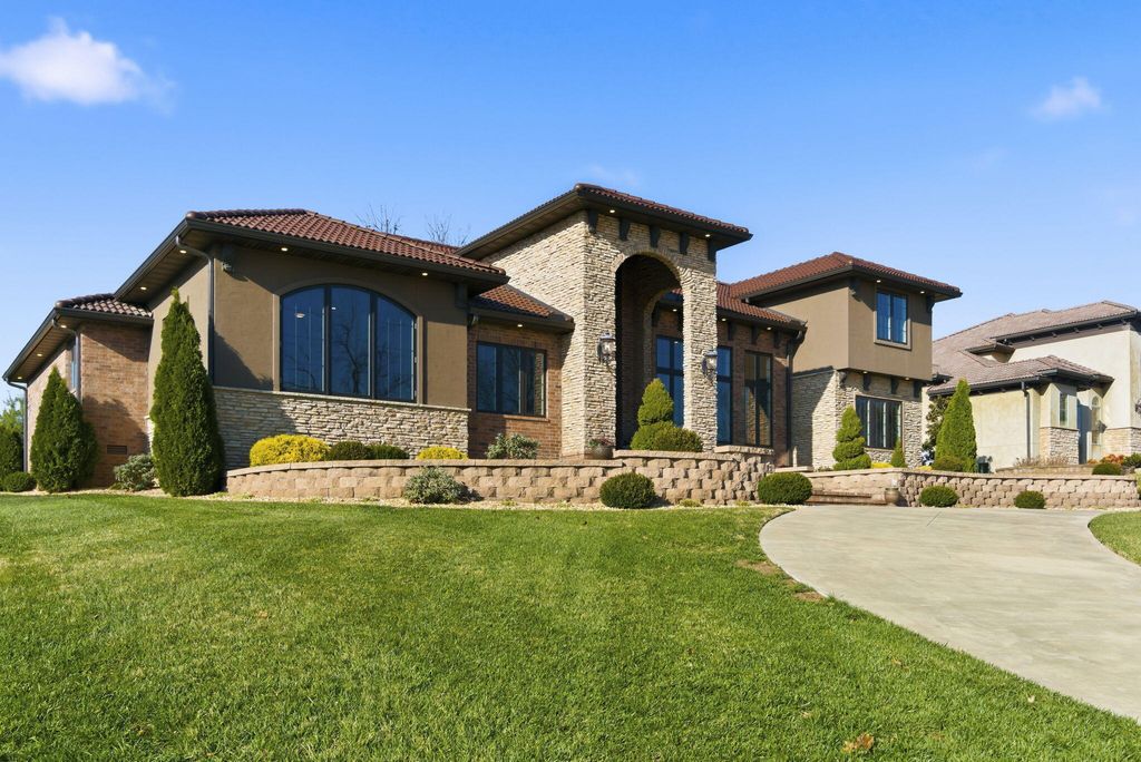 5894 S Castlebay Drive, Springfield, MO 65809