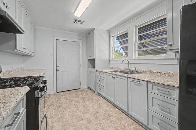 306 Bradford St, Thibodaux, LA 70301