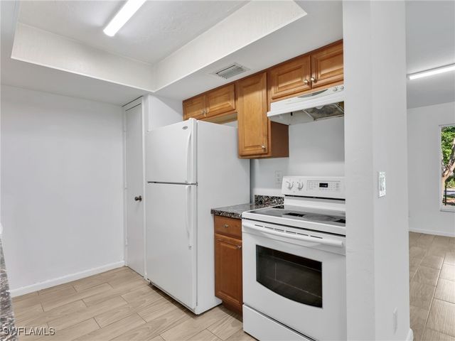 4590 28th AVE SW, Naples, FL 34116