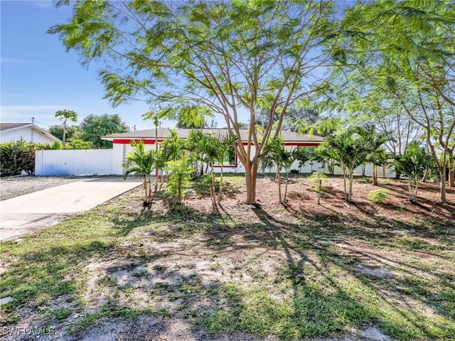 4590 28th AVE SW, Naples, FL 34116