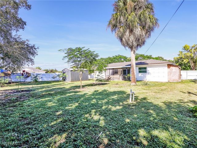 4590 28th AVE SW, Naples, FL 34116