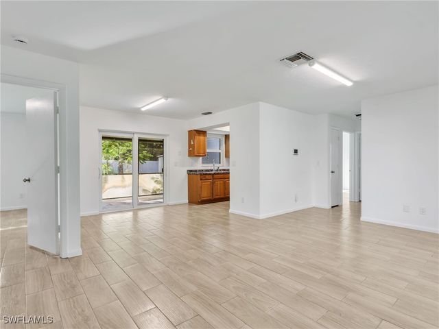 4590 28th AVE SW, Naples, FL 34116