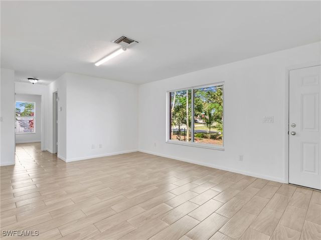 4590 28th AVE SW, Naples, FL 34116