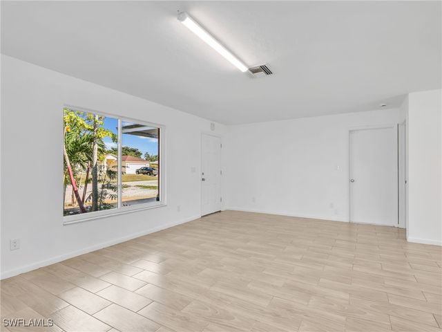 4590 28th AVE SW, Naples, FL 34116