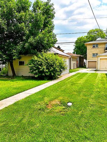 2133 N 75th Avenue, Elmwood Park, IL 60707