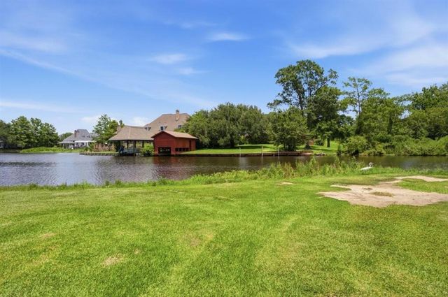 3633 Holly Hill Rd Road, Lake Charles, LA 70605