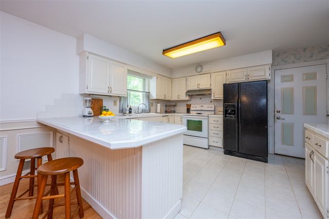 8535 Eau Claire Road, Berrien Center, MI 49102