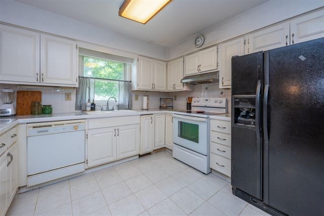 8535 Eau Claire Road, Berrien Center, MI 49102