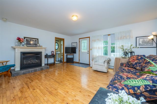 8535 Eau Claire Road, Berrien Center, MI 49102