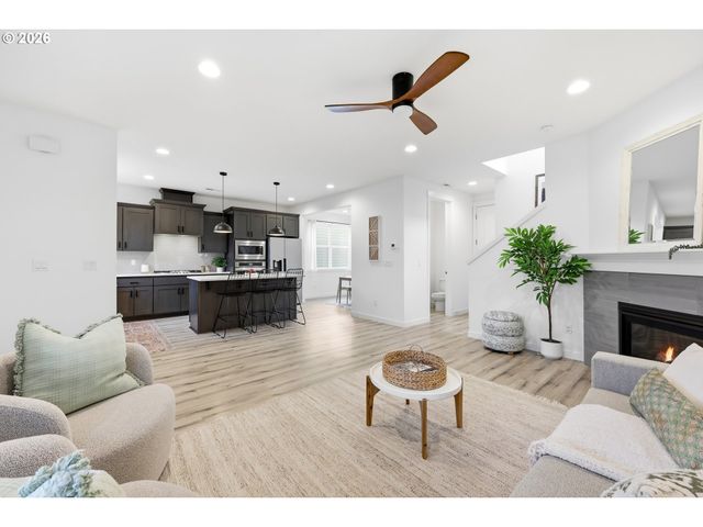 17080 Se TROGE Rd, Happy Valley, OR 97086