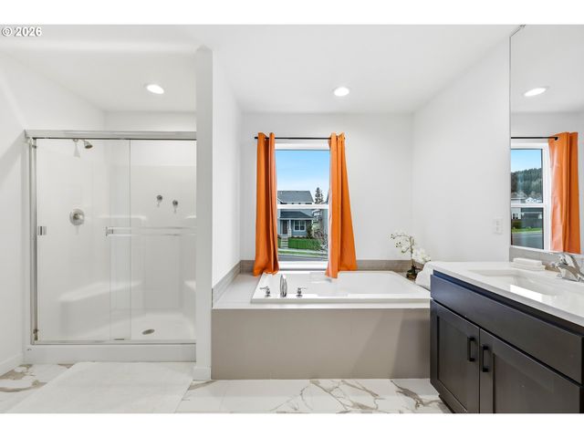 17080 Se TROGE Rd, Happy Valley, OR 97086