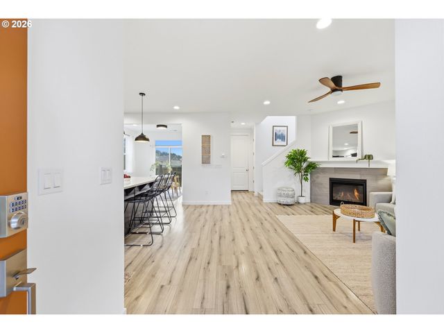 17080 Se TROGE Rd, Happy Valley, OR 97086