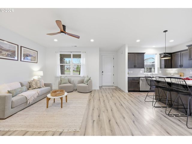 17080 Se TROGE Rd, Happy Valley, OR 97086