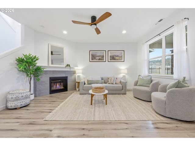 17080 Se TROGE Rd, Happy Valley, OR 97086