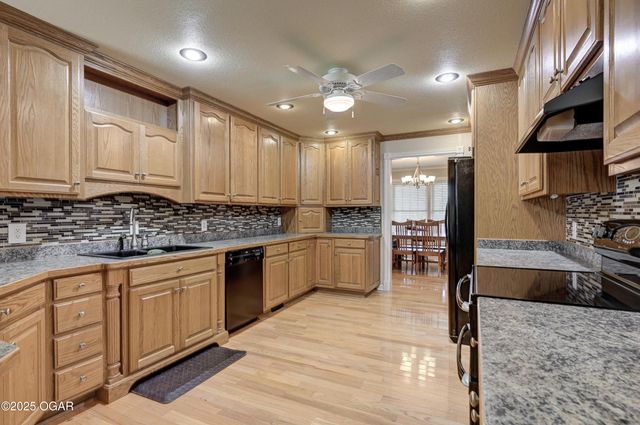 9895 County Lane 93, Carthage, MO 64836