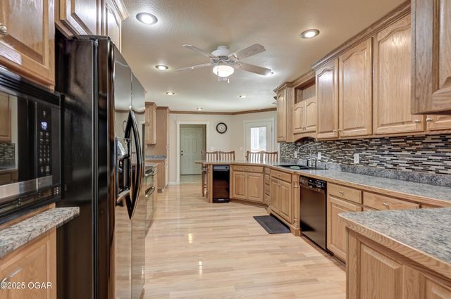 9895 County Lane 93, Carthage, MO 64836