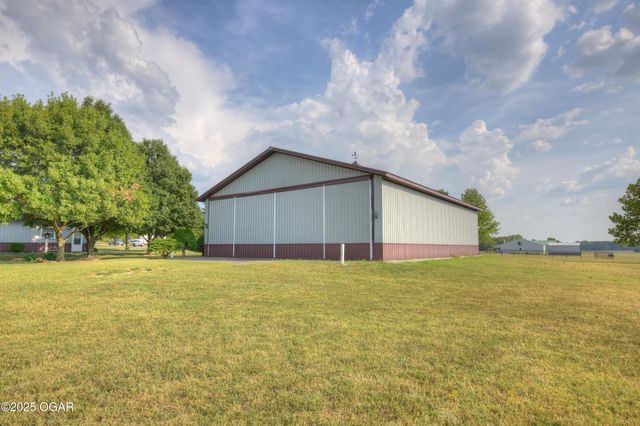 9895 County Lane 93, Carthage, MO 64836