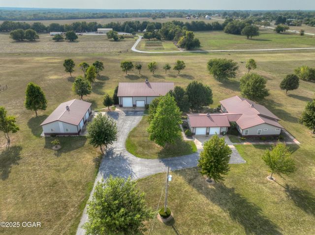 9895 County Lane 93, Carthage, MO 64836