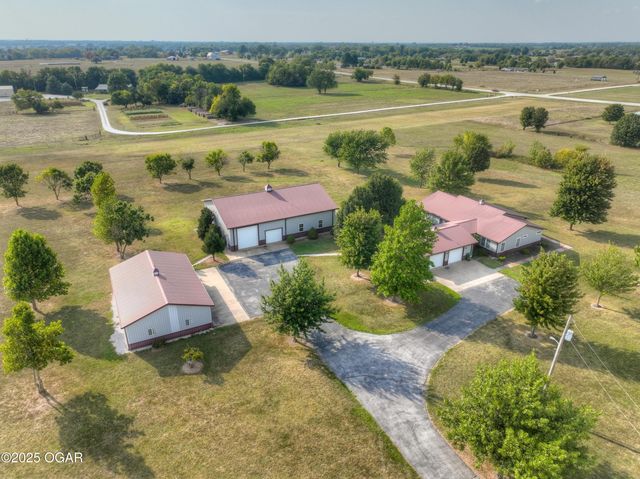 9895 County Lane 93, Carthage, MO 64836