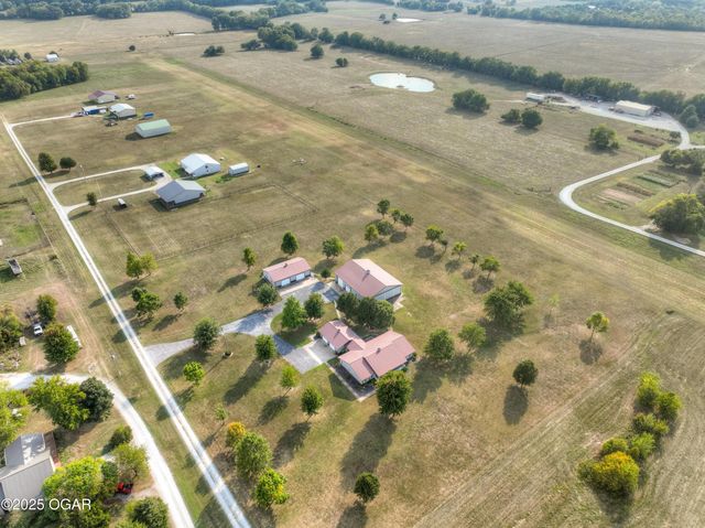 9895 County Lane 93, Carthage, MO 64836