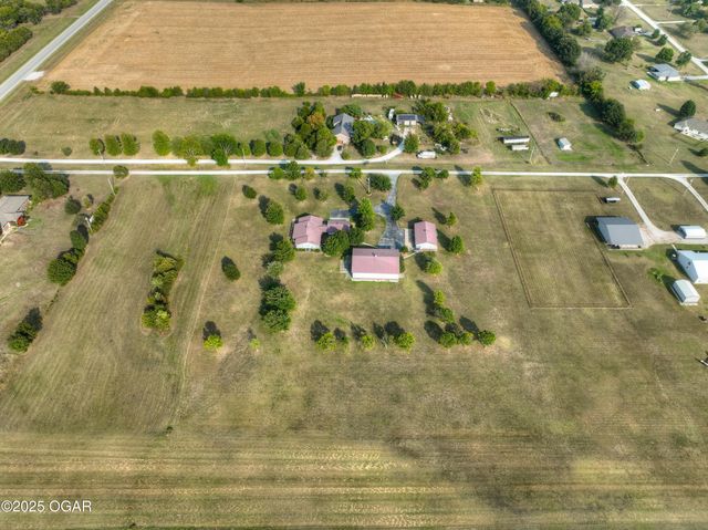 9895 County Lane 93, Carthage, MO 64836