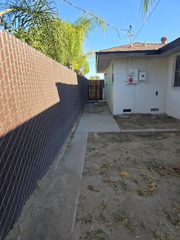 4115 E Dayton Avenue, Fresno, CA 93726