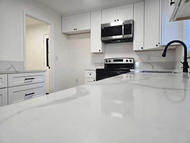 4115 E Dayton Avenue, Fresno, CA 93726