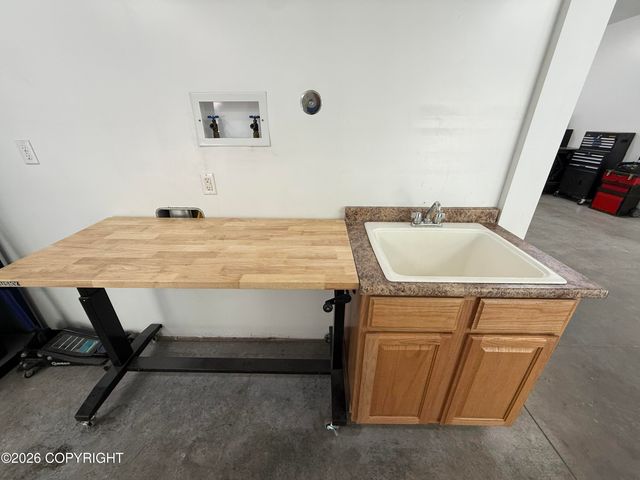 2900 N Barrys Resort Drive, Wasilla, AK 99654