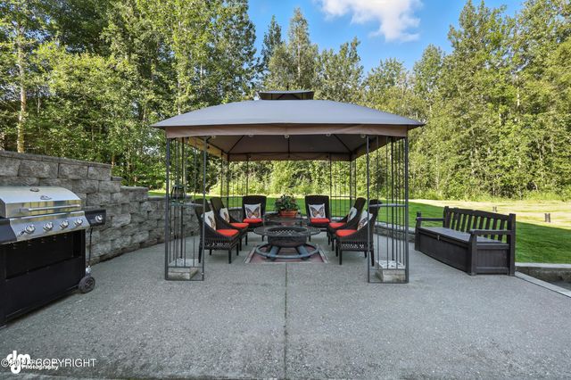 2900 N Barrys Resort Drive, Wasilla, AK 99654