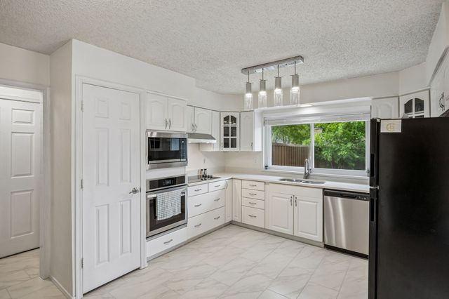 1820 Auburn Drive, Richardson, TX 75081