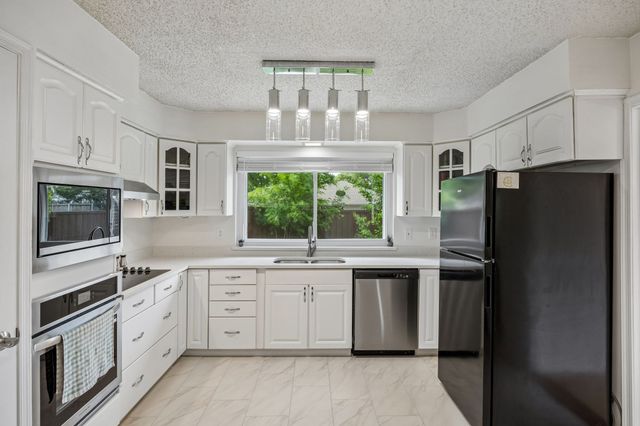 1820 Auburn Drive, Richardson, TX 75081