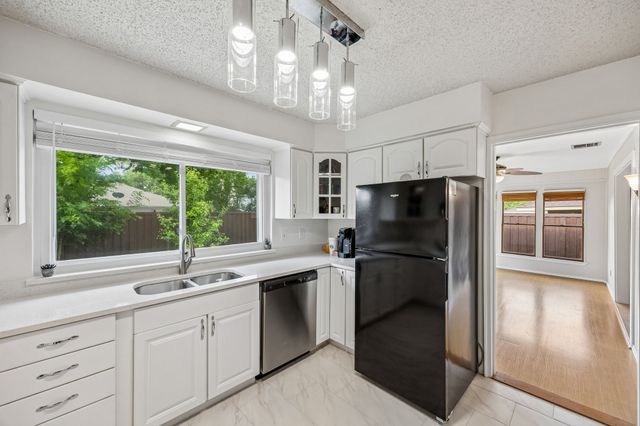 1820 Auburn Drive, Richardson, TX 75081