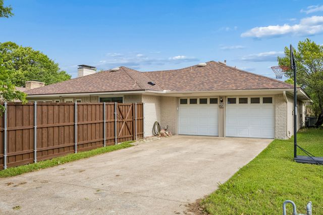 1820 Auburn Drive, Richardson, TX 75081