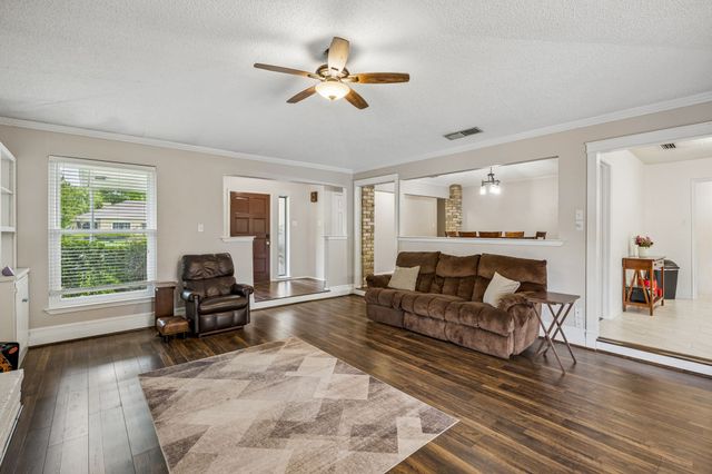 1820 Auburn Drive, Richardson, TX 75081